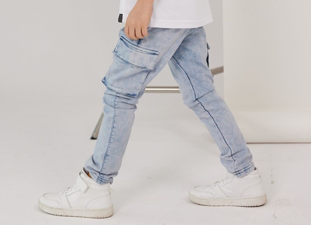 spodnie jeansowe bojówki  dla chłopca zdjęcie 2