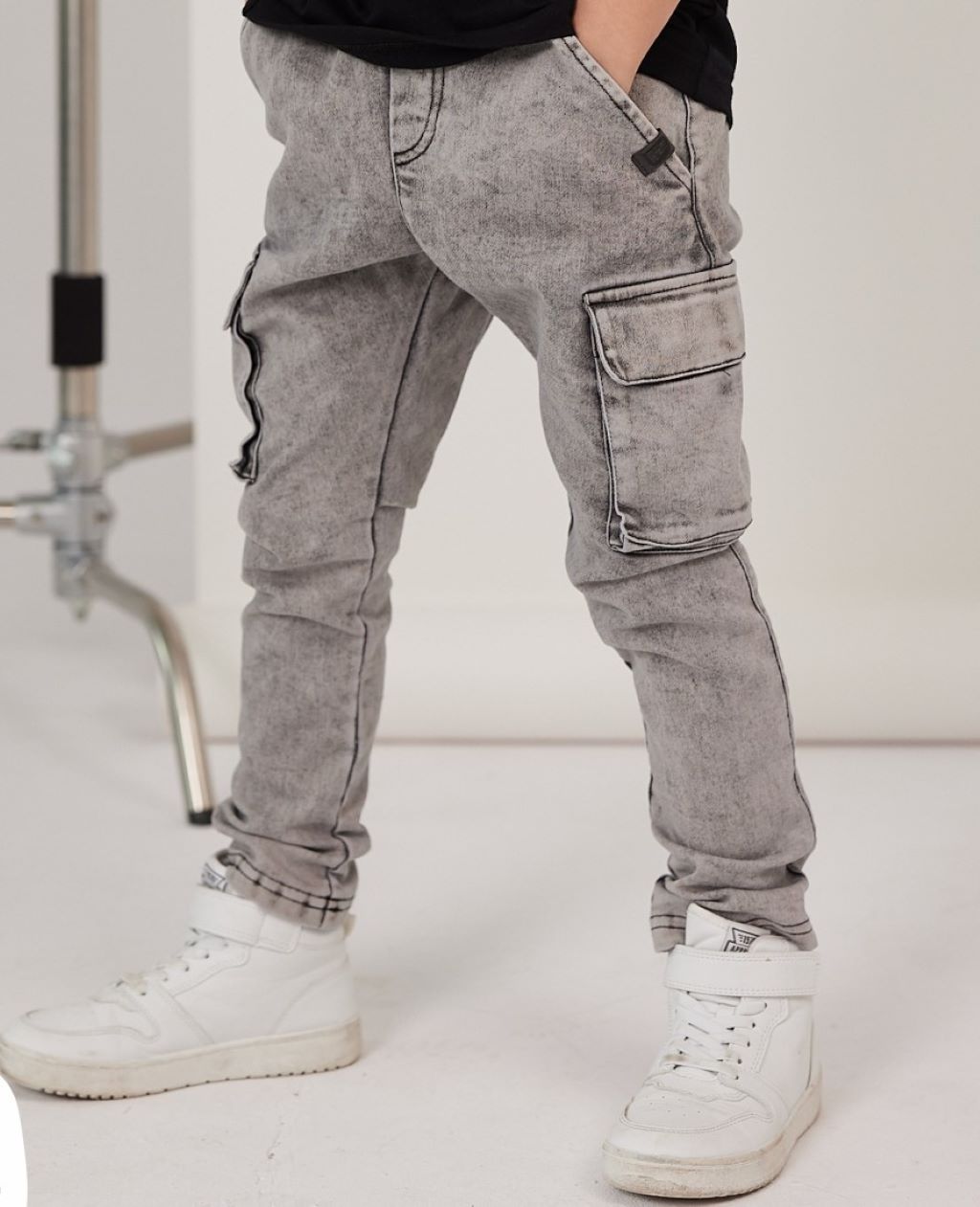 spodnie jeansowe bojówki zdjęcie 2